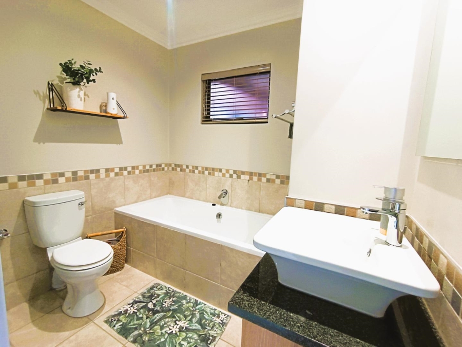 3 Bedroom Property for Sale in Langenhovenpark Free State